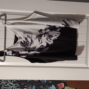 Emery Rose Black and White Floral Design Tank